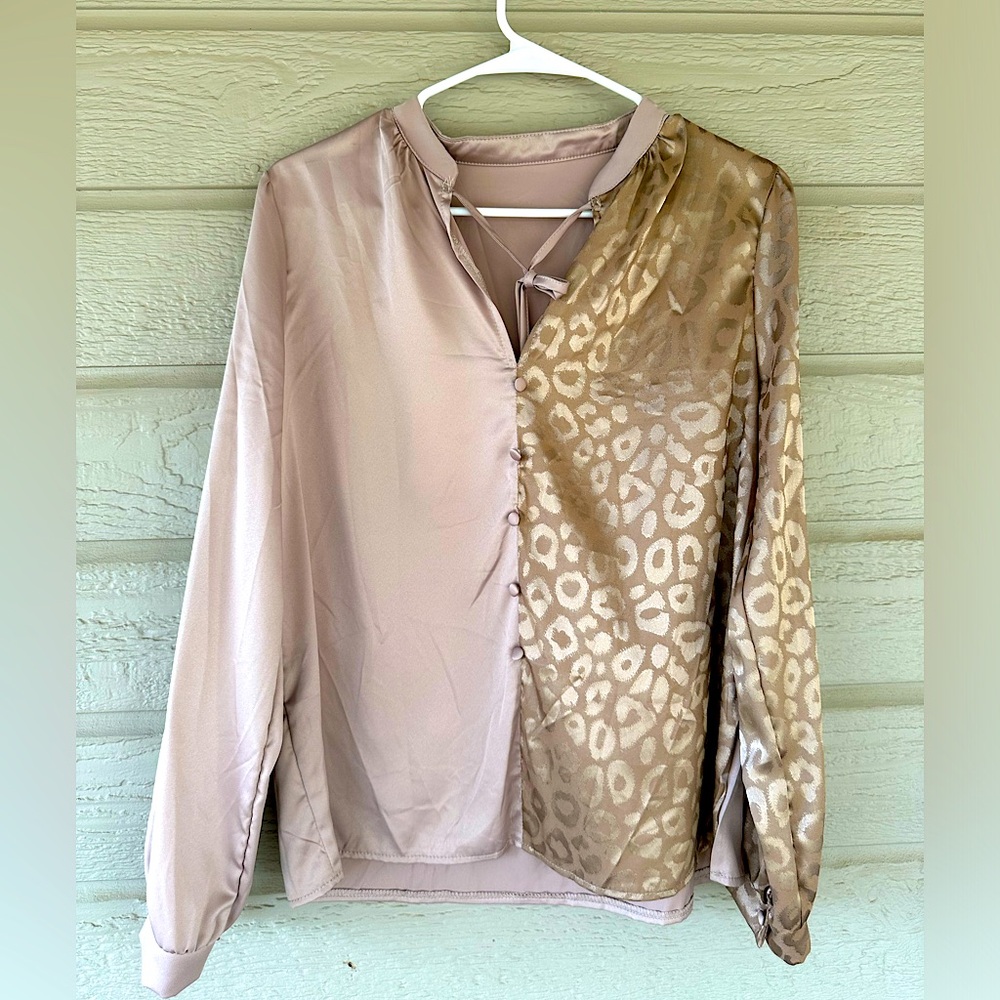 Silk half printed long sleeve shirt size M. Rose gold color